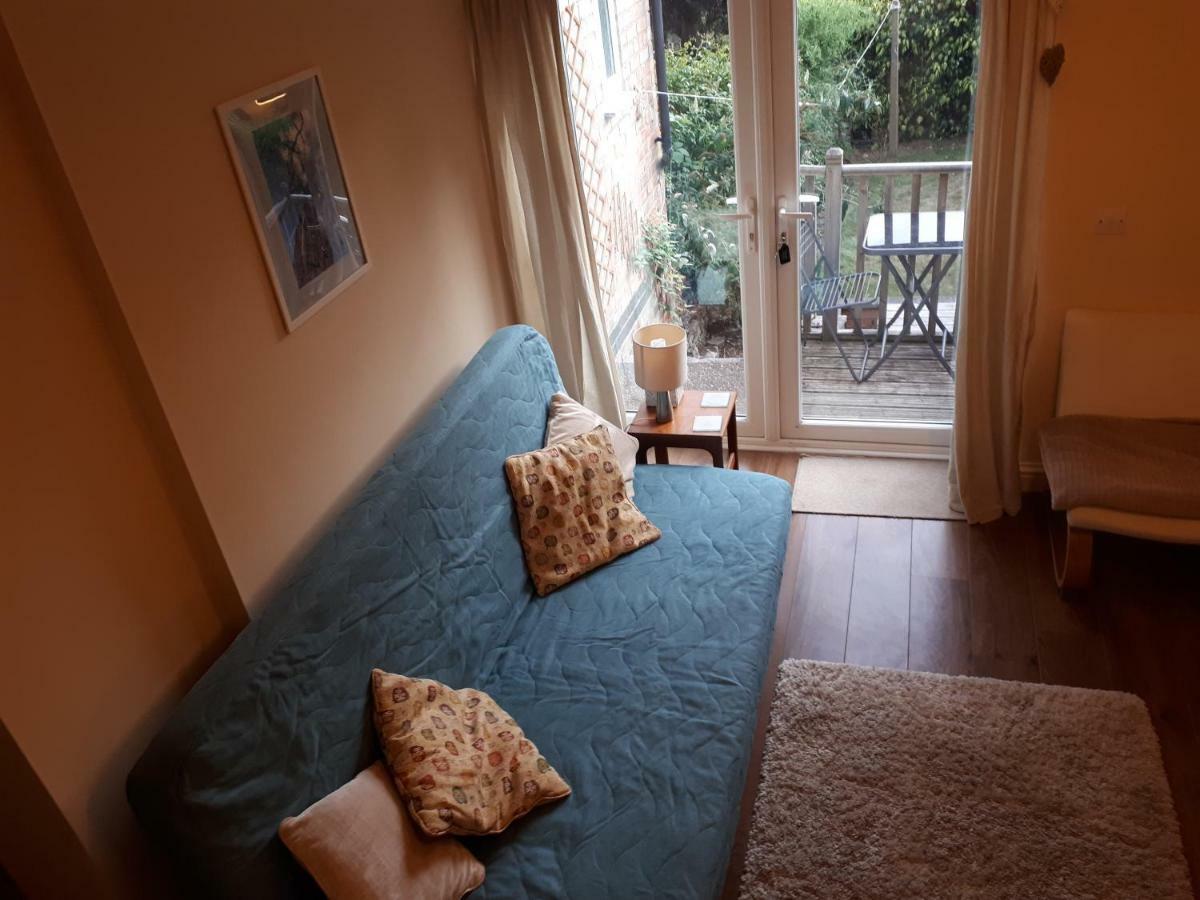 Bramblhen Villa Nottingham Bagian luar foto